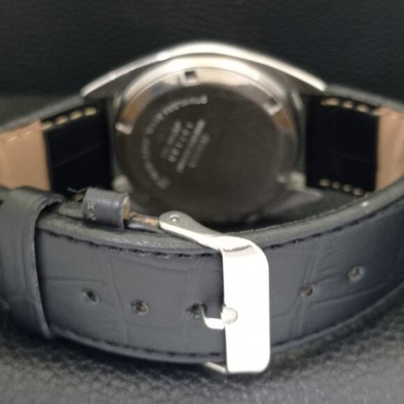 Vintage 1984 Seiko Automatic Mens Silver Watch W/daydate & Blue accents - Picture 2 of 10